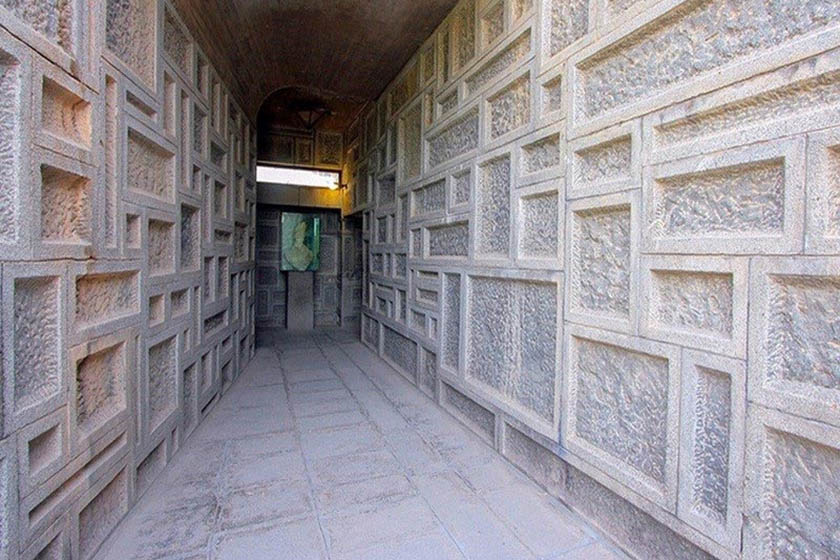 ساختمان مقبره نادرشاه