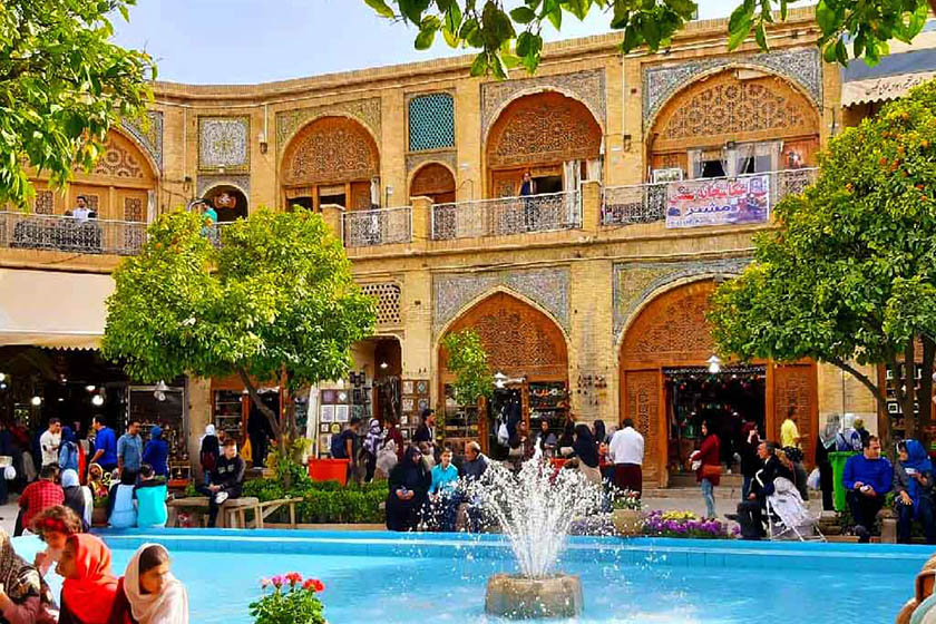 خرید در بازار وکیل شیراز