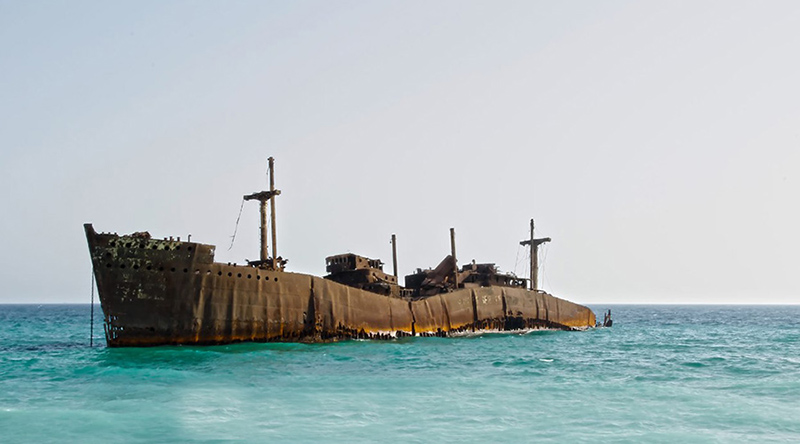 علت به گل نشستن کشتی یونانی