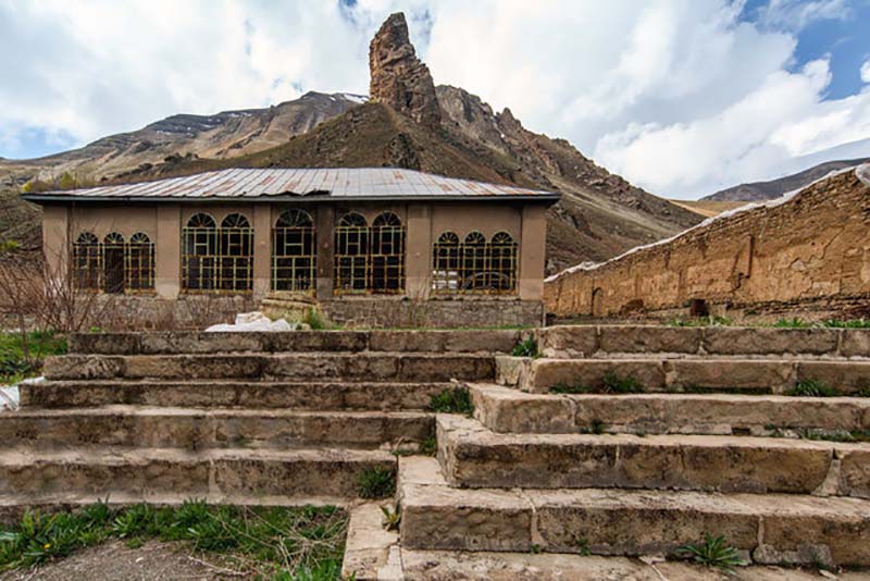 نمای پله های کاخ شهرستانک 