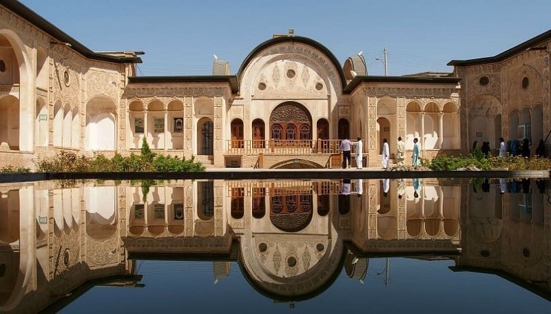 هشتی خانه طباطبائی