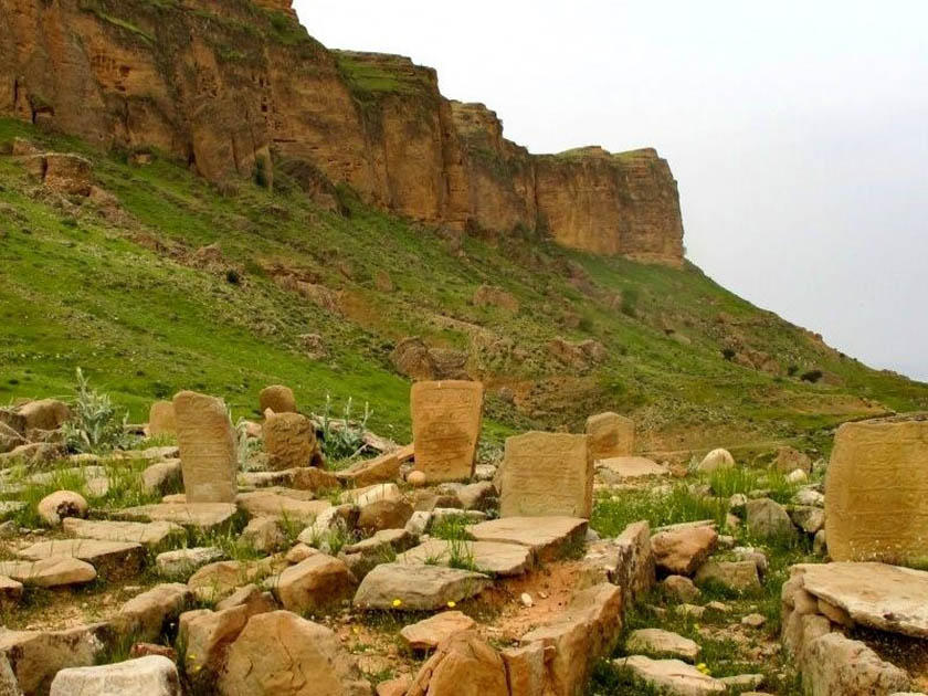 قبرستان قدیمی روستای پا منار