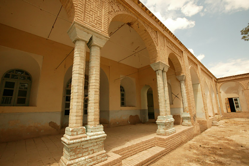 معرفی خانه فخری راور