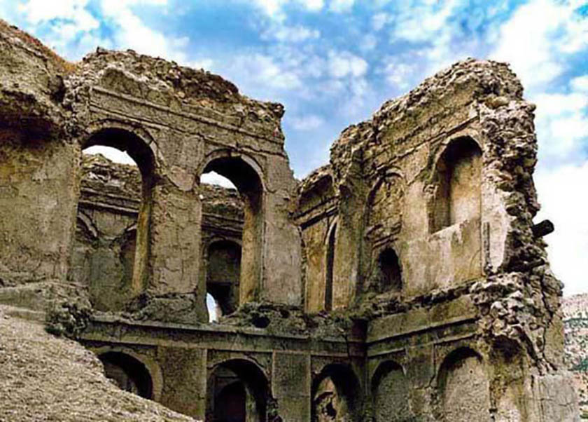 معماری قلعه چرام