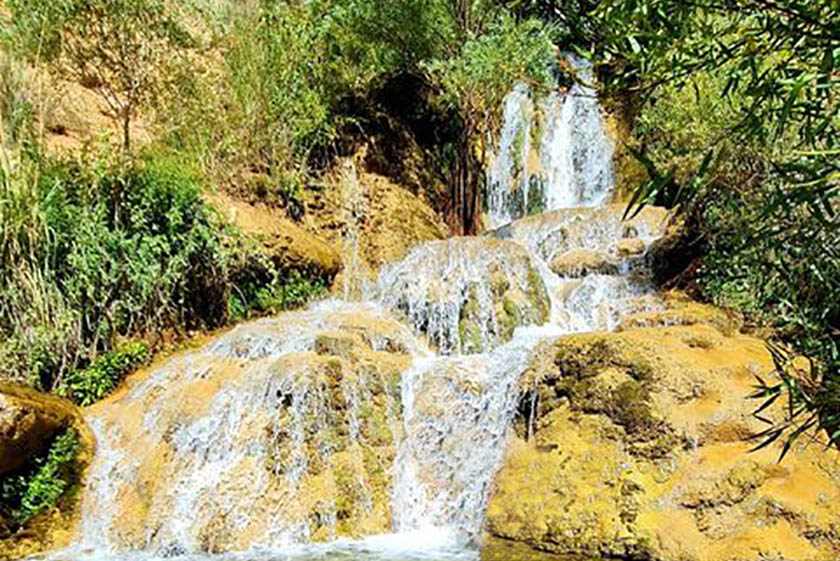 معرفی آبشار آب‌گرمه