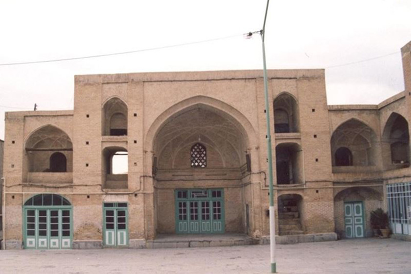 مسجد سرخ ساوه