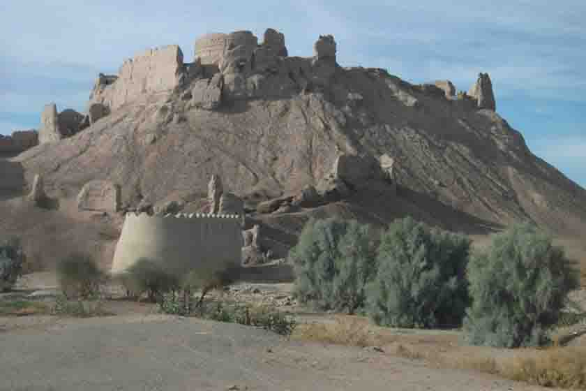 قلعه بمپور