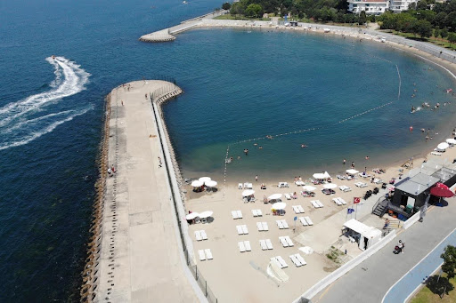 ساحل جادهبستان (Caddebostan Beach)