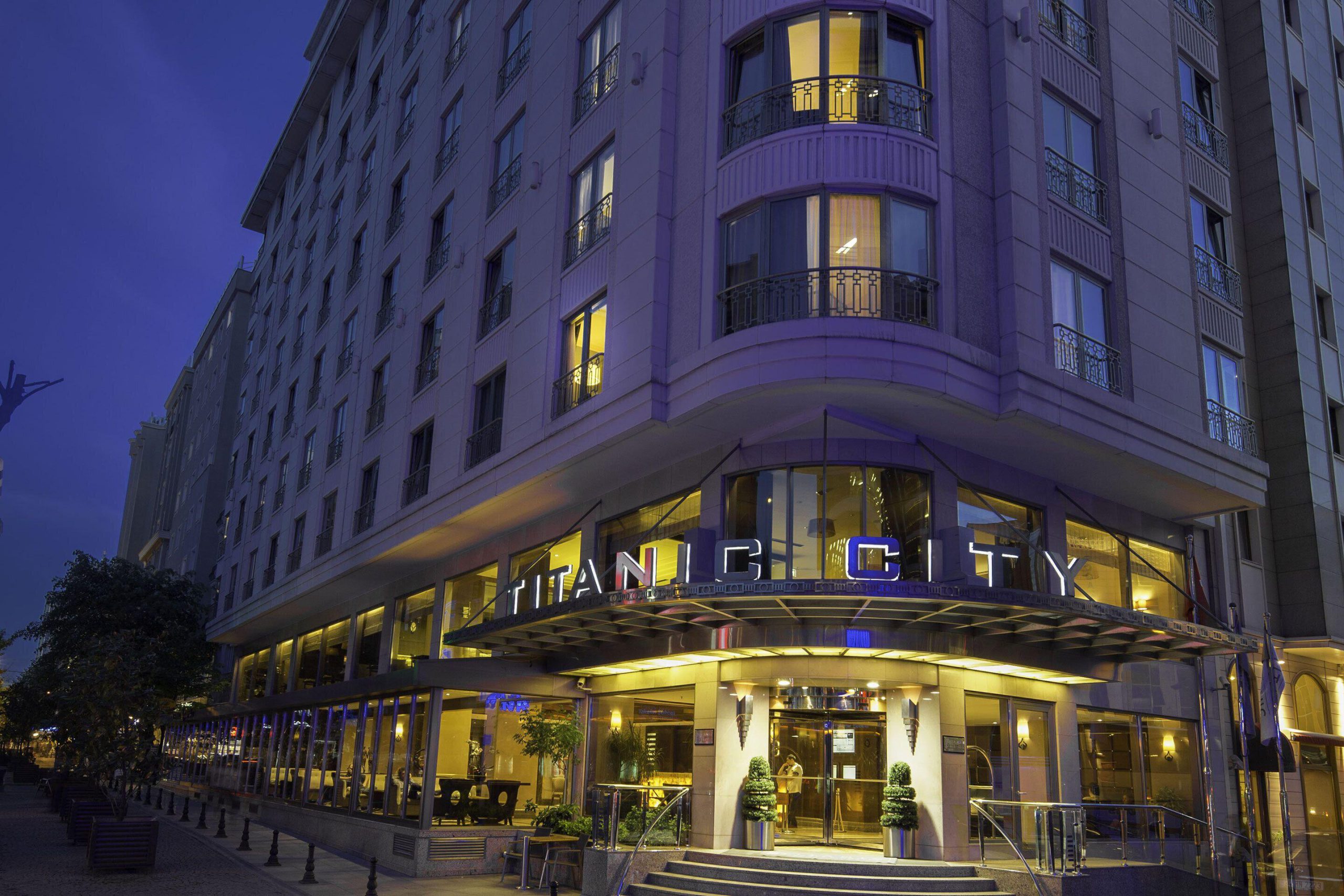 هتل تایتانیک سیتی تکسیم (Titanic City Taksim)