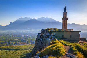 معرفی تمام جاهای دیدنی وان (1404) + مراکز خرید و تفریح