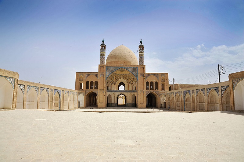 مسجد و مدرسه آقا بزرگ