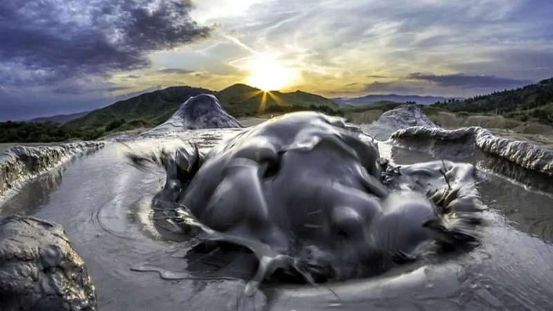 گِل‌افشان (تنگ) کجاست