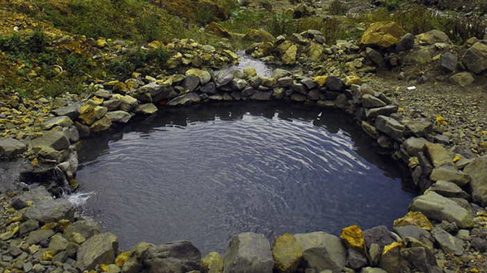 چشمه آب گرم در ایرانشهر
