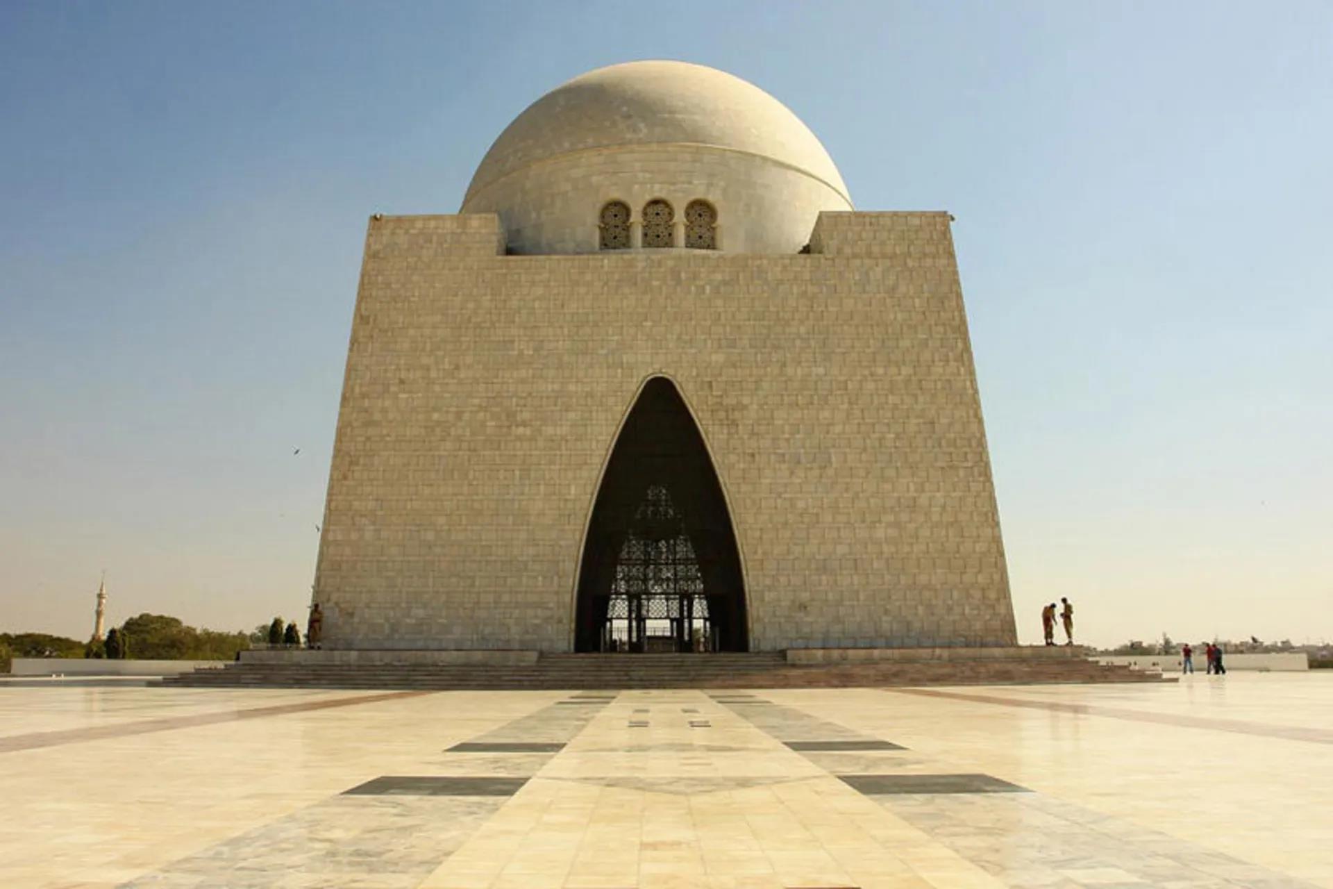 آرامگاه قائد